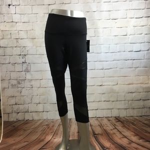 NWT Zella High-Waist Cropped Capri Legging